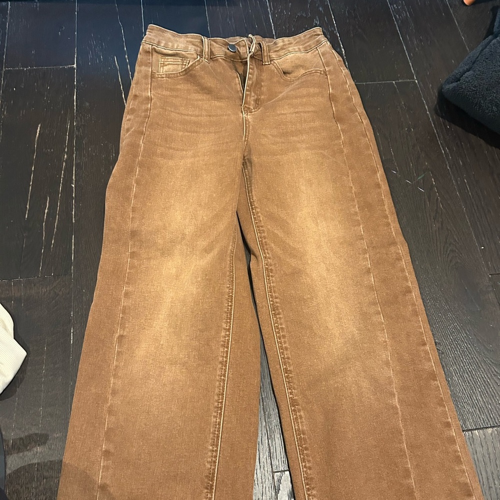 PrettyLittleThing Tan High-Waisted Jeans